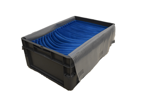 Caja industrial con separadores textiles interiores (flexibles) para piezas delicadas.