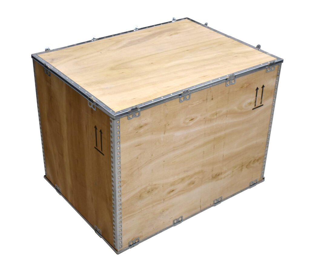 Caja de madera con acondicionamiento isotérmico para transporte de mercancías delicadas.
